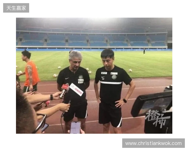 新帅来啦！玉昆球迷会：乔迪已经抵达玉溪